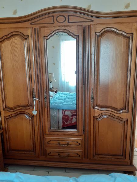 Armoire en chêne  impeccable - FastAnnonces.fr : Les annonces gratuites et rapides